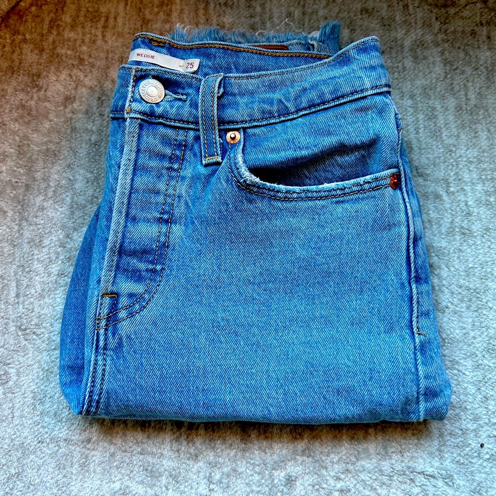 LEVI WEDGIE ICON FIT ANKLE WOMEN'S JEANS